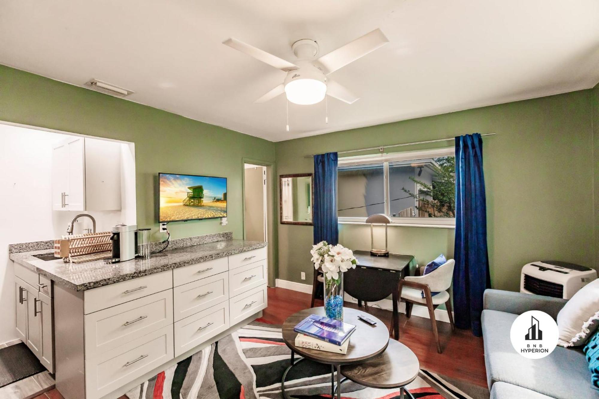 Uhost Ai - Updated 1B1B Hideaway - Sleeps 3 Hollywood Extérieur photo