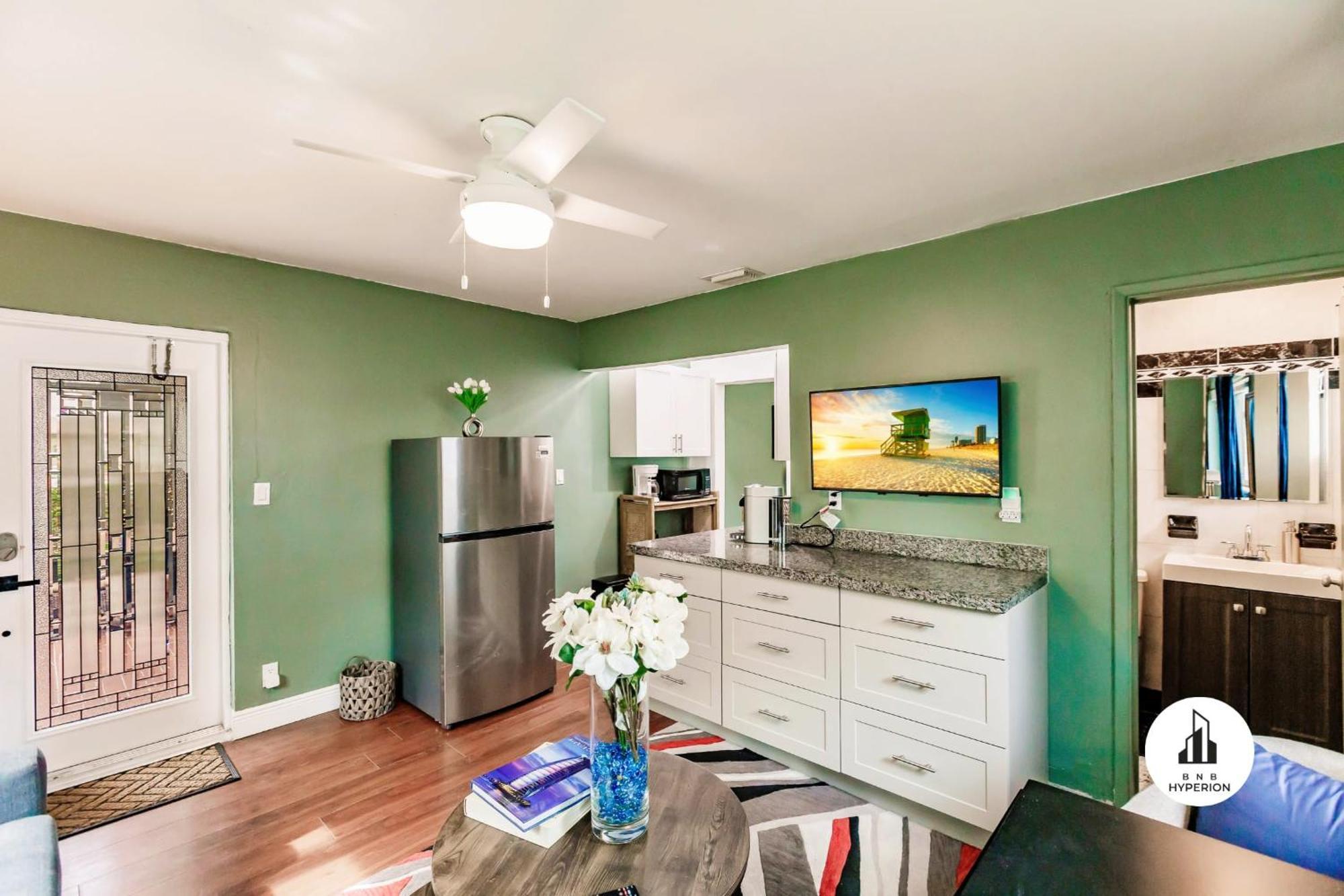 Uhost Ai - Updated 1B1B Hideaway - Sleeps 3 Hollywood Extérieur photo